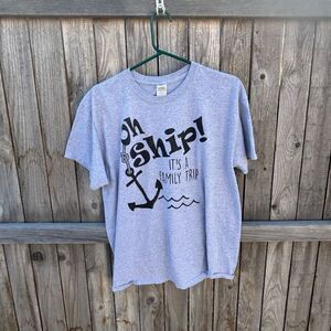 Men’s graphic tshirt short sleeve funny size large